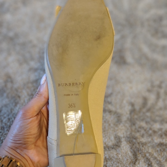 Burberry Shoes - Picture 2 of 4